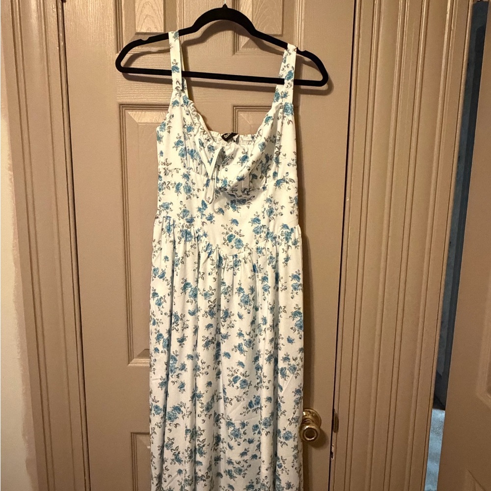 Chic Blue Floral Peasant Dress